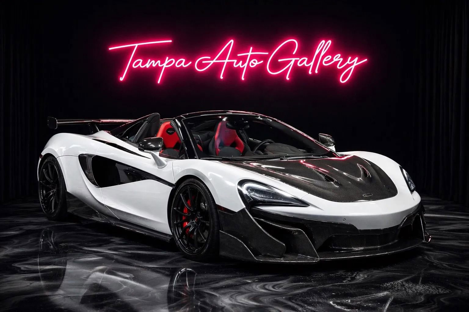 Used 2019 McLaren 570S Spider image 1