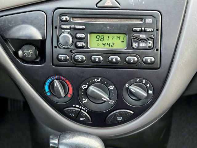 Used 2004 Ford Focus SE image 18