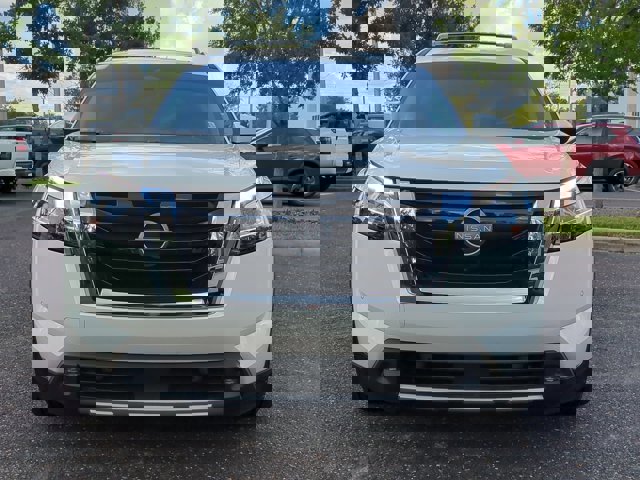 Used 2022 Nissan Pathfinder SL w/ SL Premium Package image 9
