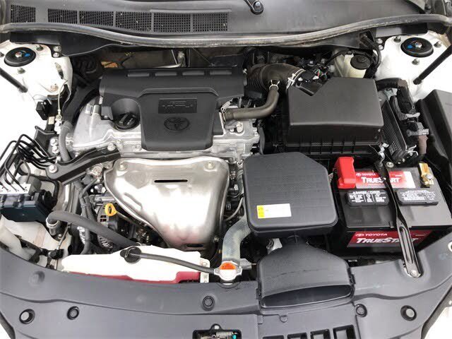 Used 2016 Toyota Camry image 14