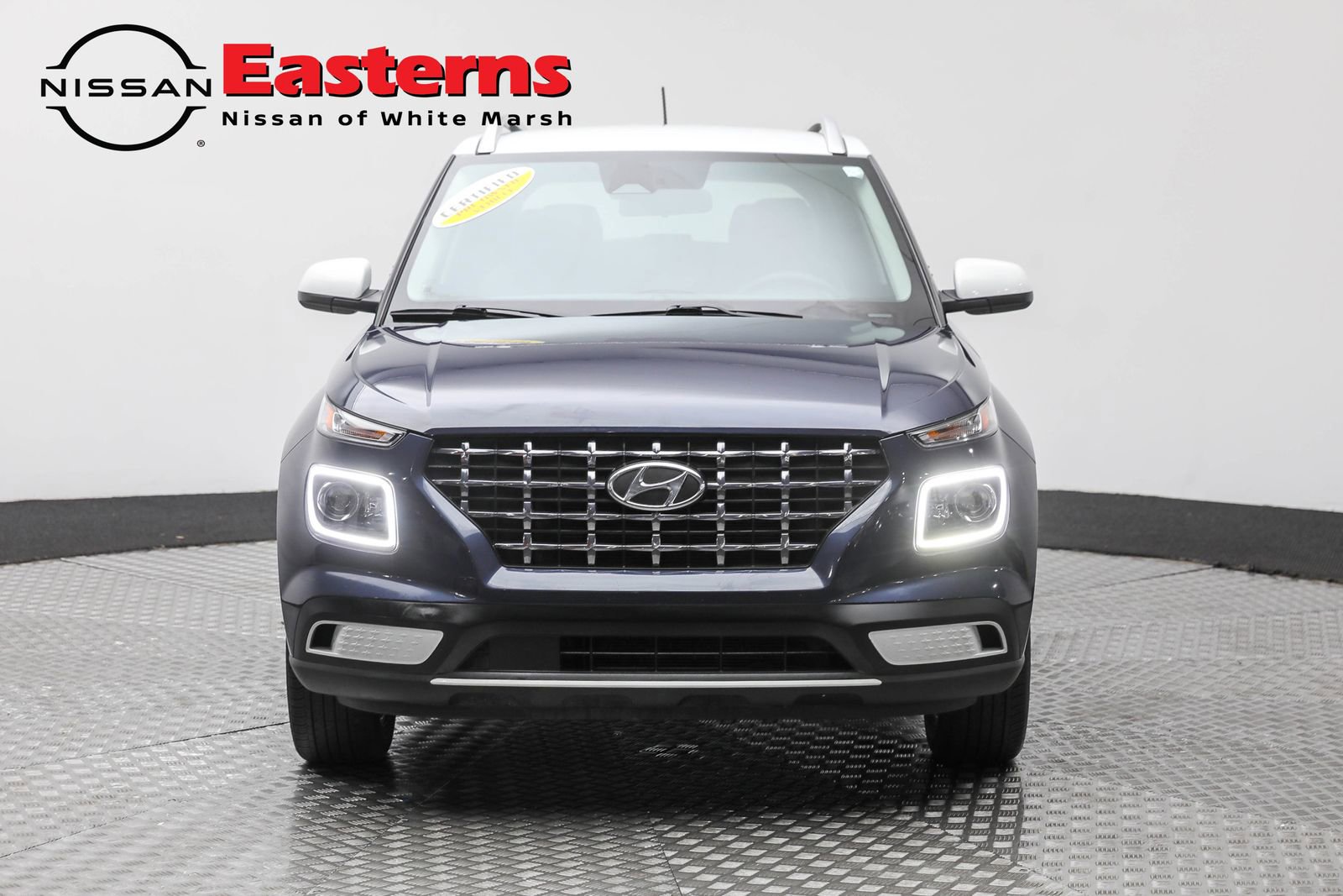 Used 2023 Hyundai Venue Limited image 3