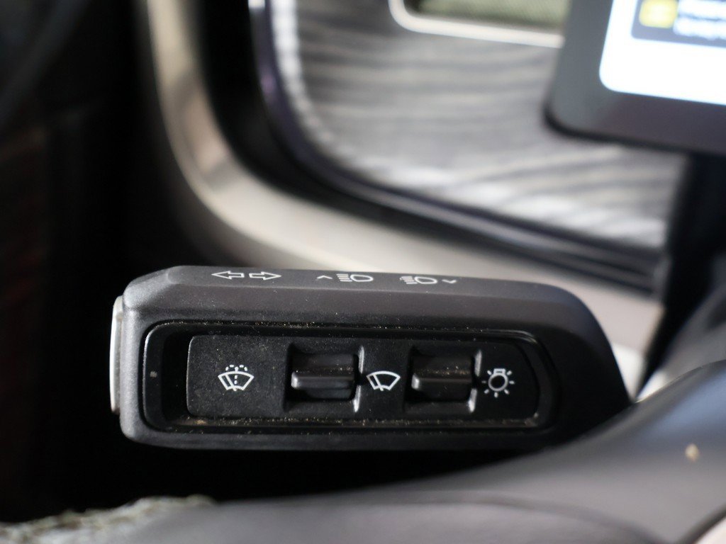 Used 2022 Rivian R1T Adventure image 38