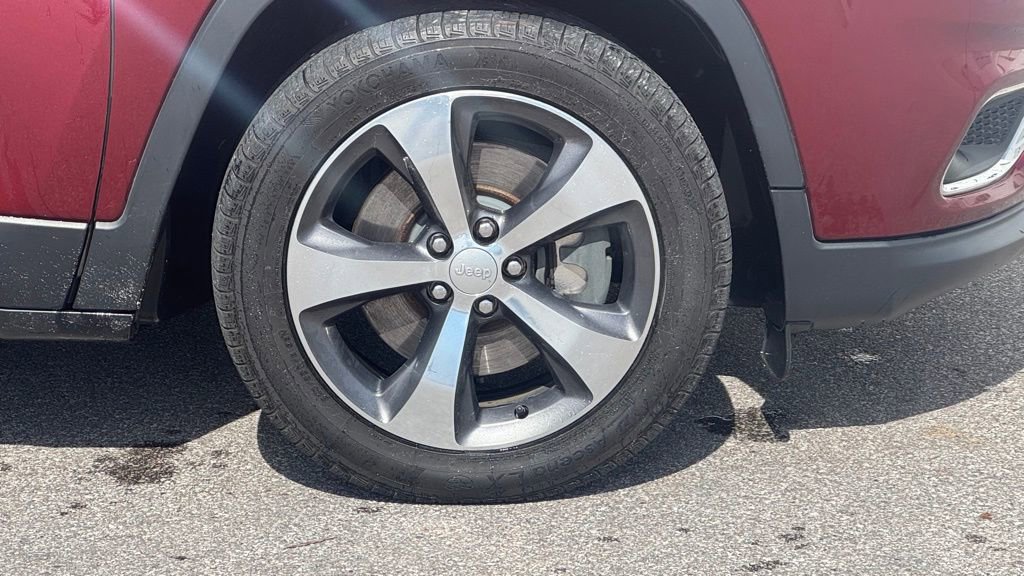 Used 2019 Jeep Cherokee Limited image 4