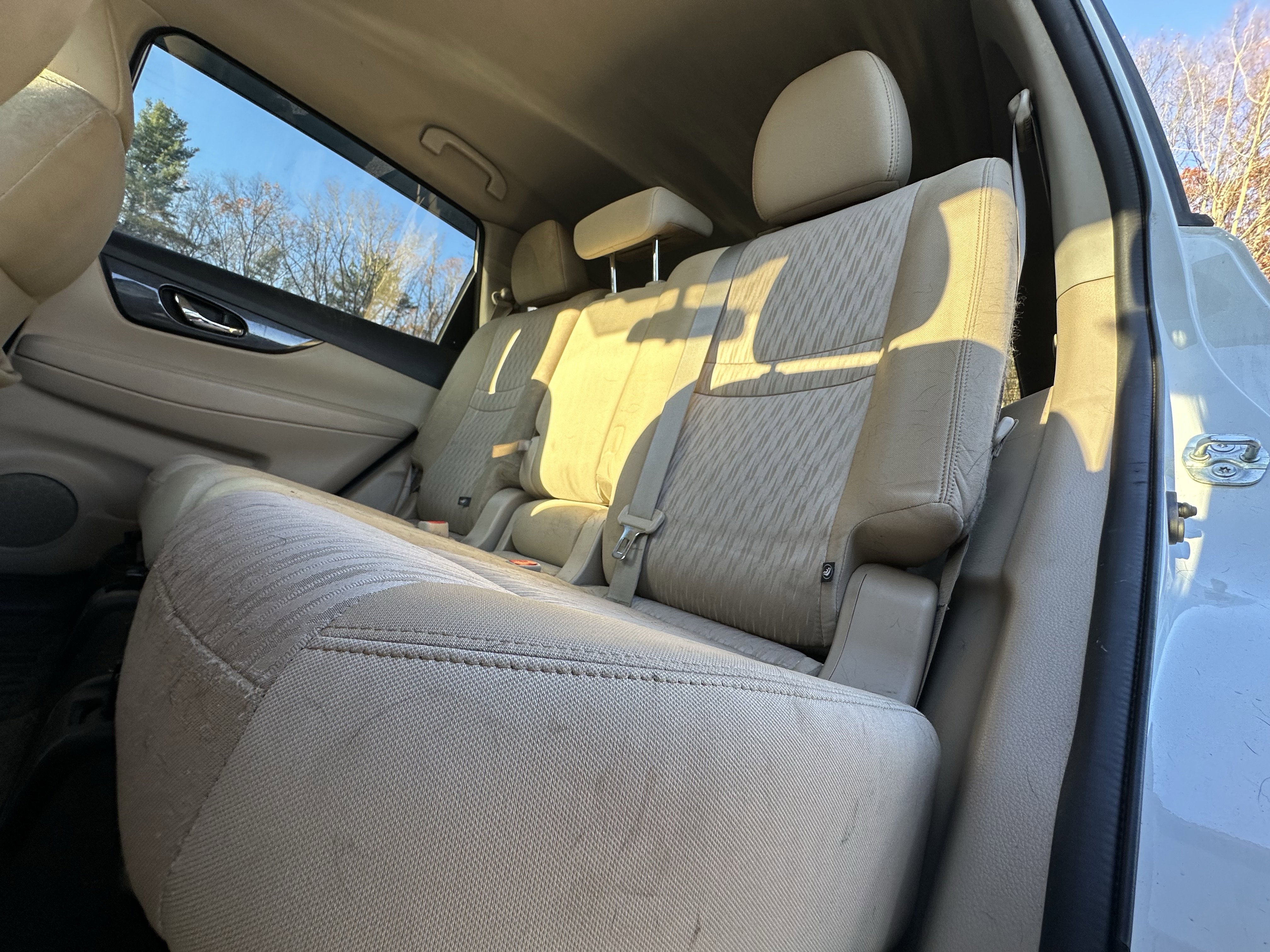 Used 2018 Nissan Rogue SV w/ Premium Package image 24