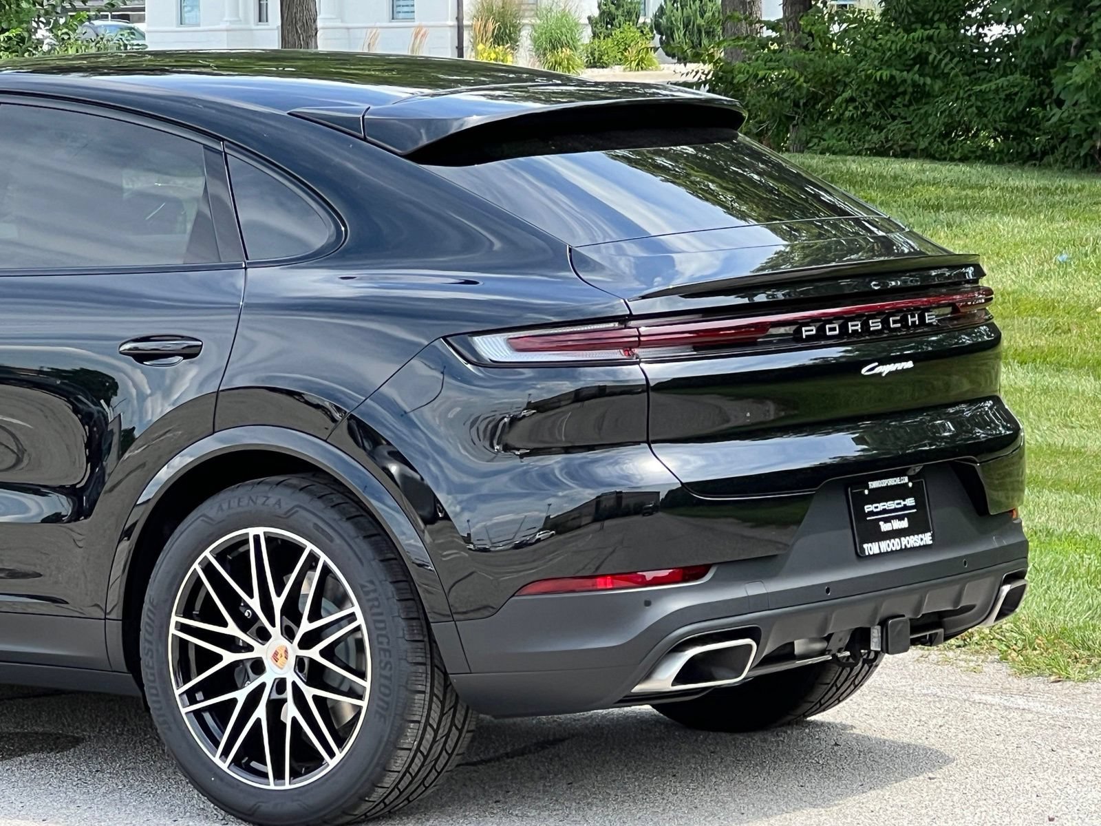 New 2026 Porsche Cayenne Coupe AWD/4WD image 10