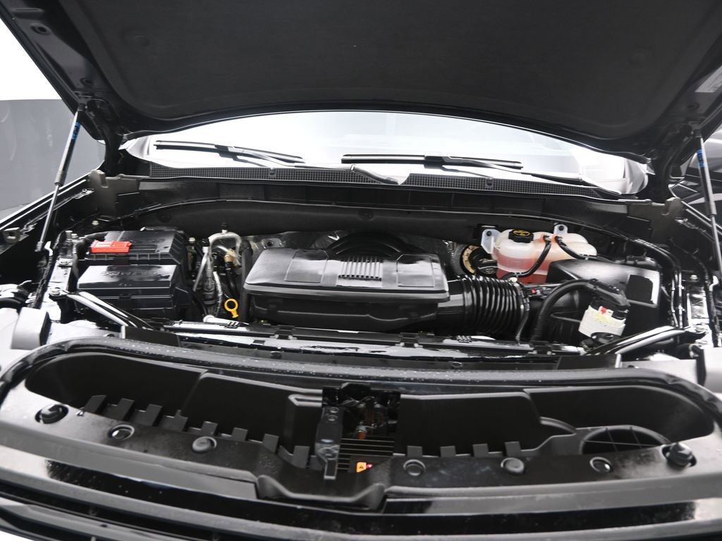 Used 2025 Chevrolet Tahoe LS image 15