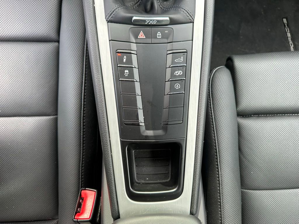 Used 2025 Porsche 718 Cayman image 49