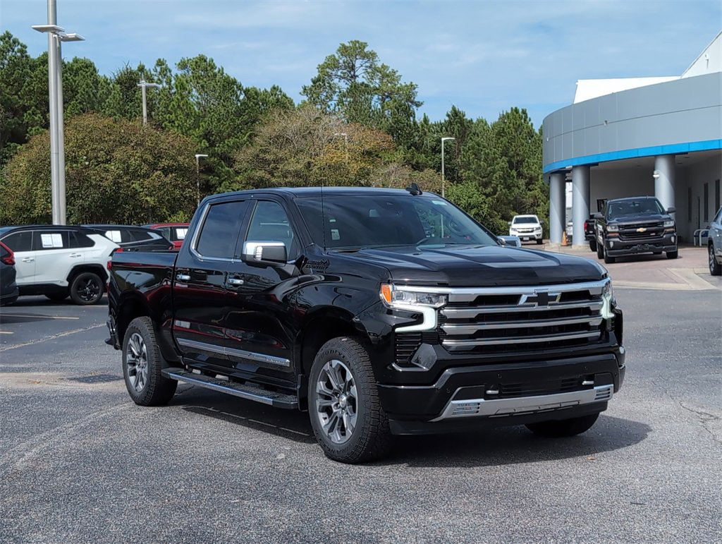 New 2026 Chevrolet Silverado 1500 High Country w/ LPO, Dark Essentials Package image 2