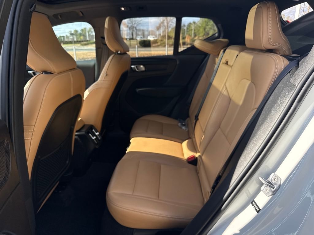 Used 2019 Volvo XC40 T5 Momentum image 26