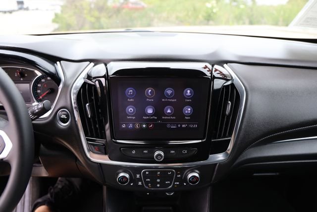 Used 2023 Chevrolet Traverse LT FWD image 17