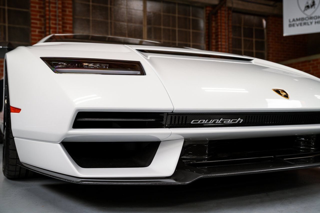 Used 2022 Lamborghini Aventador Countach AWD/4WD image 5