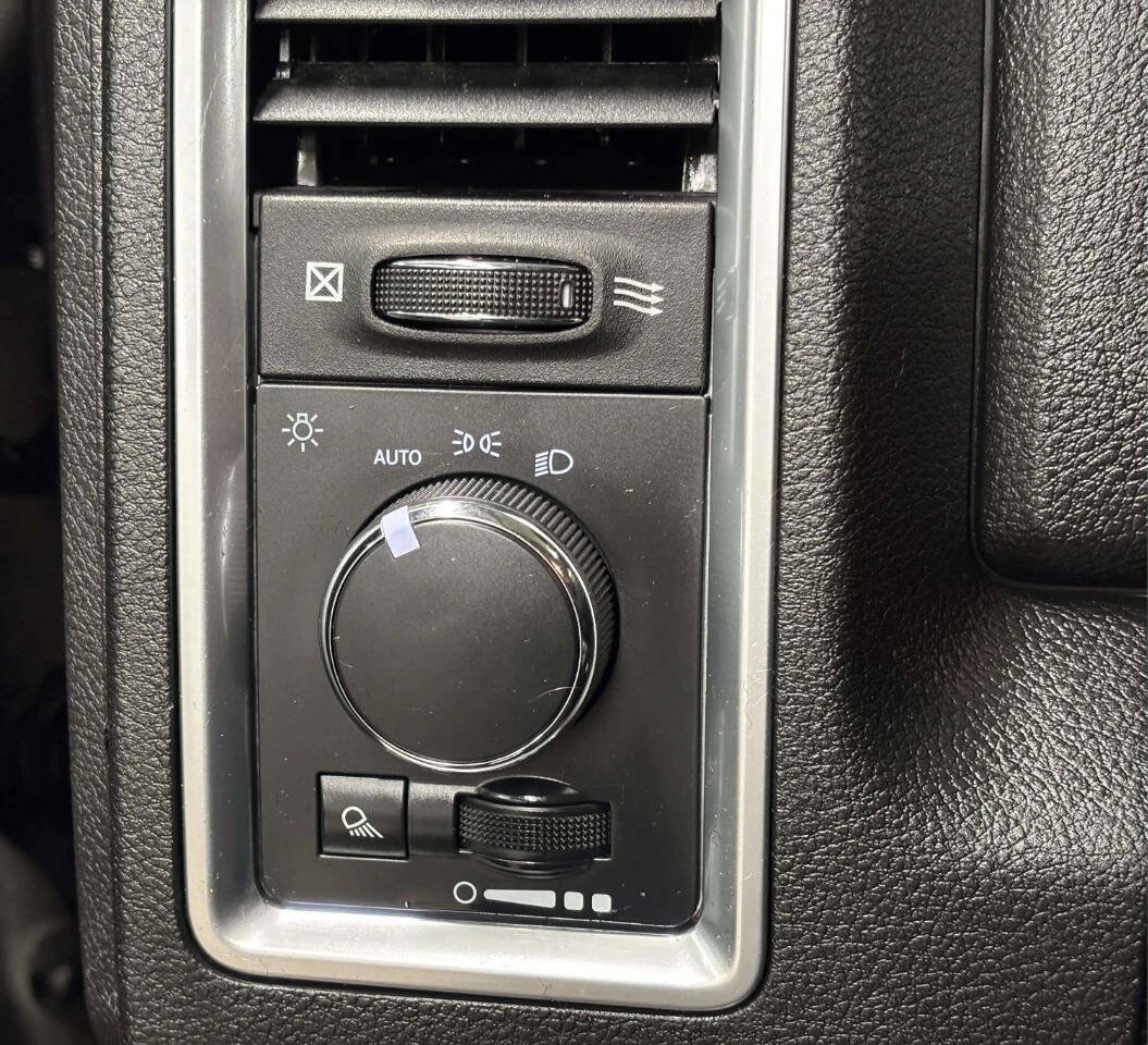 Used 2022 RAM 1500 Classic SLT w/ Protection Group AWD/4WD image 29