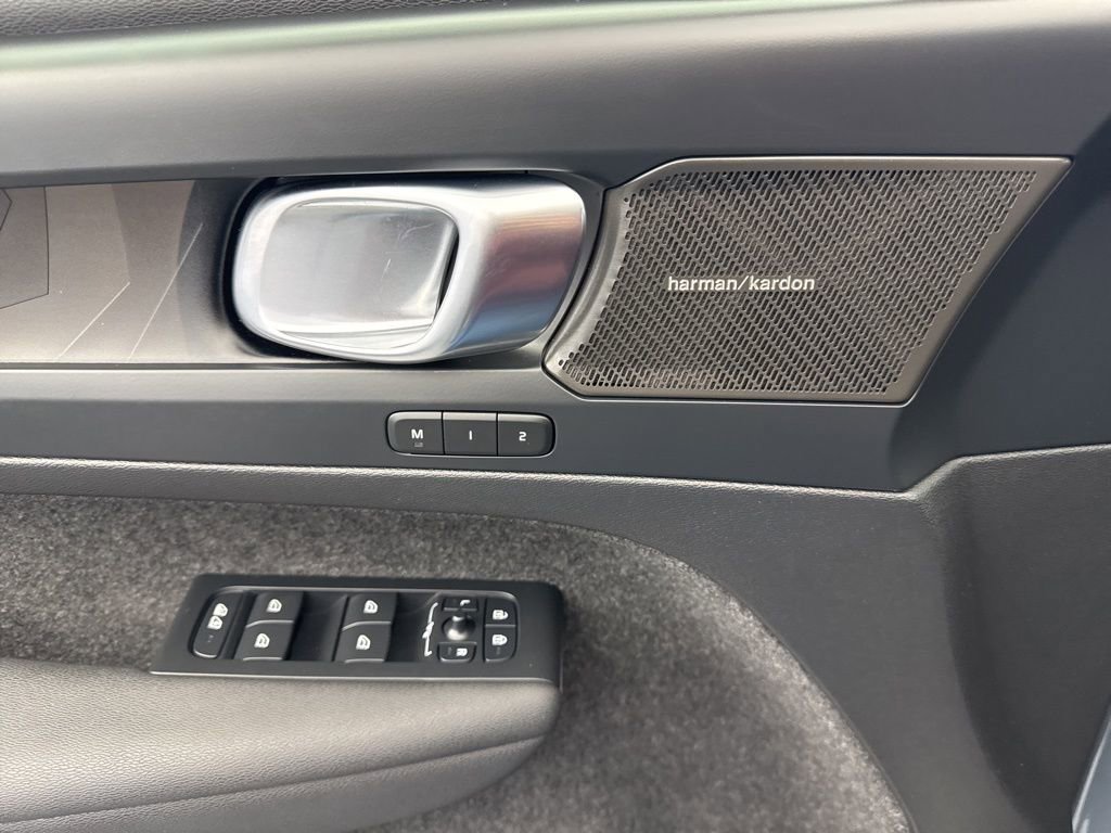 Used 2023 Volvo C40 P8 Recharge Ultimate w/ Protection Package Premier image 26
