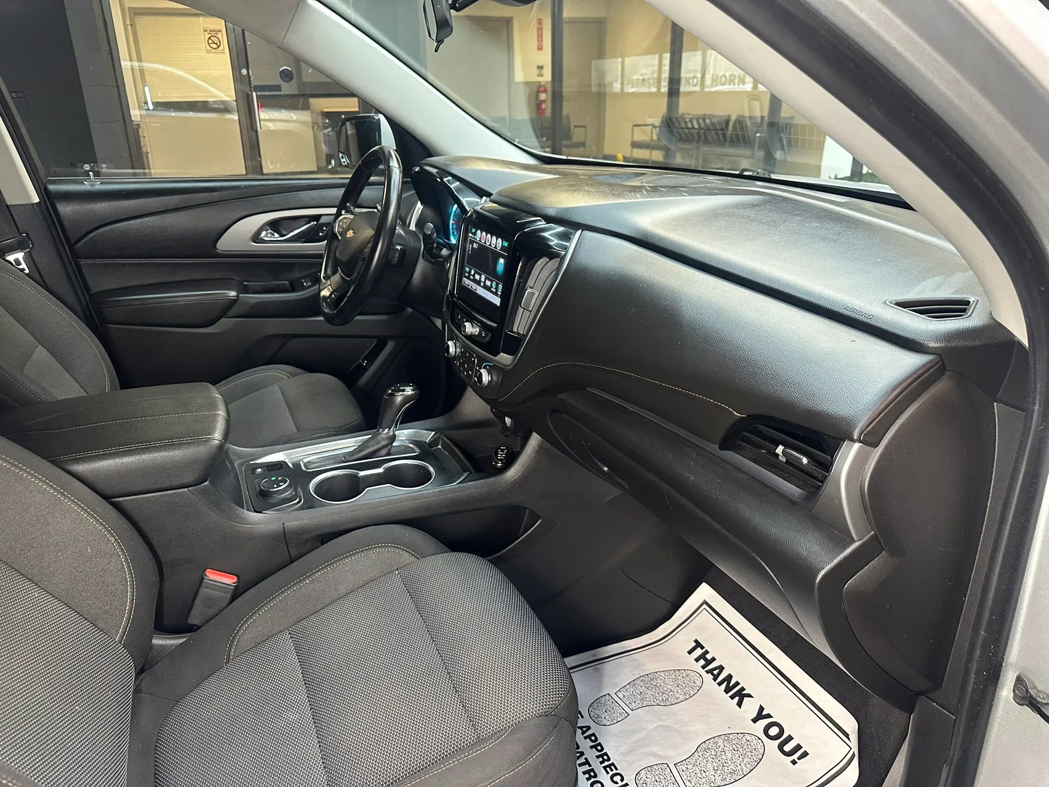 Used 2019 Chevrolet Traverse LT w/ LPO, Black Accent Package image 32