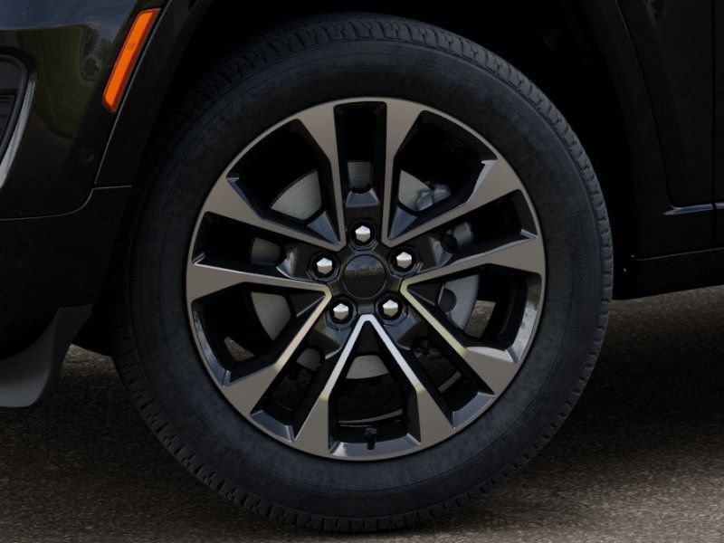 New 2025 Jeep Grand Cherokee L Overland w/ Advanced Protech Group III AWD/4WD image 9