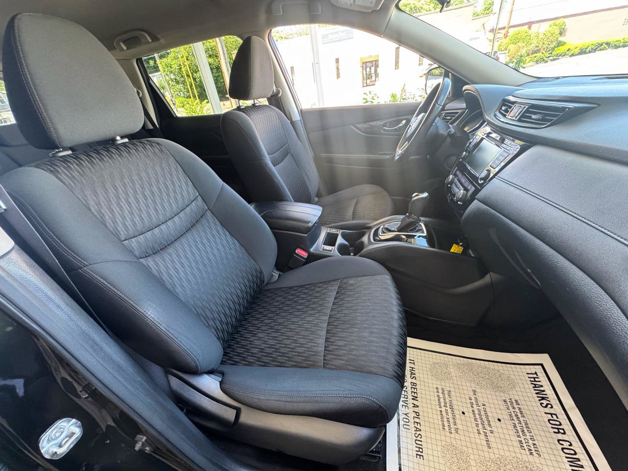 Used 2020 Nissan Rogue SV FWD image 12