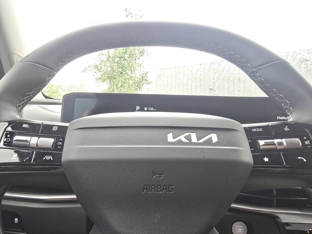 Used 2026 Kia Sorento LX FWD image 24