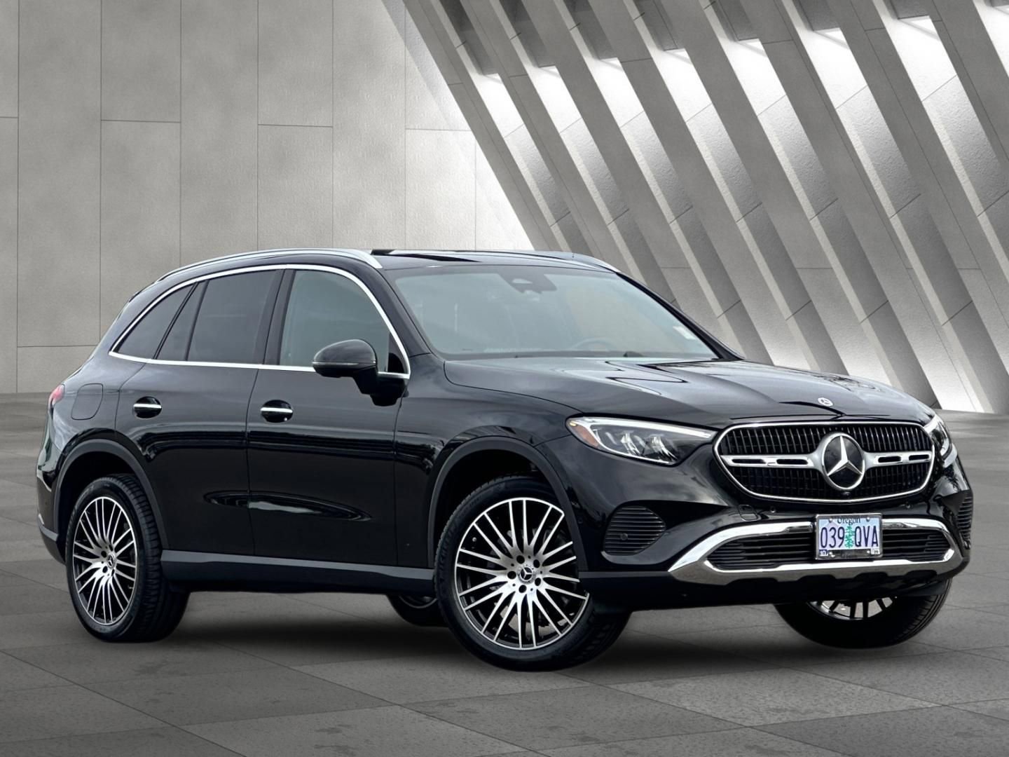 Certified 2026 Mercedes-Benz GLC 300 4MATIC image 2