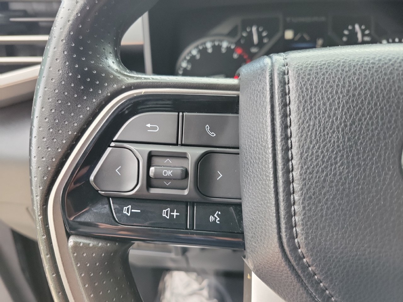Used 2024 Toyota Tundra SR5 w/ SR5 Convenience Package AWD/4WD image 20