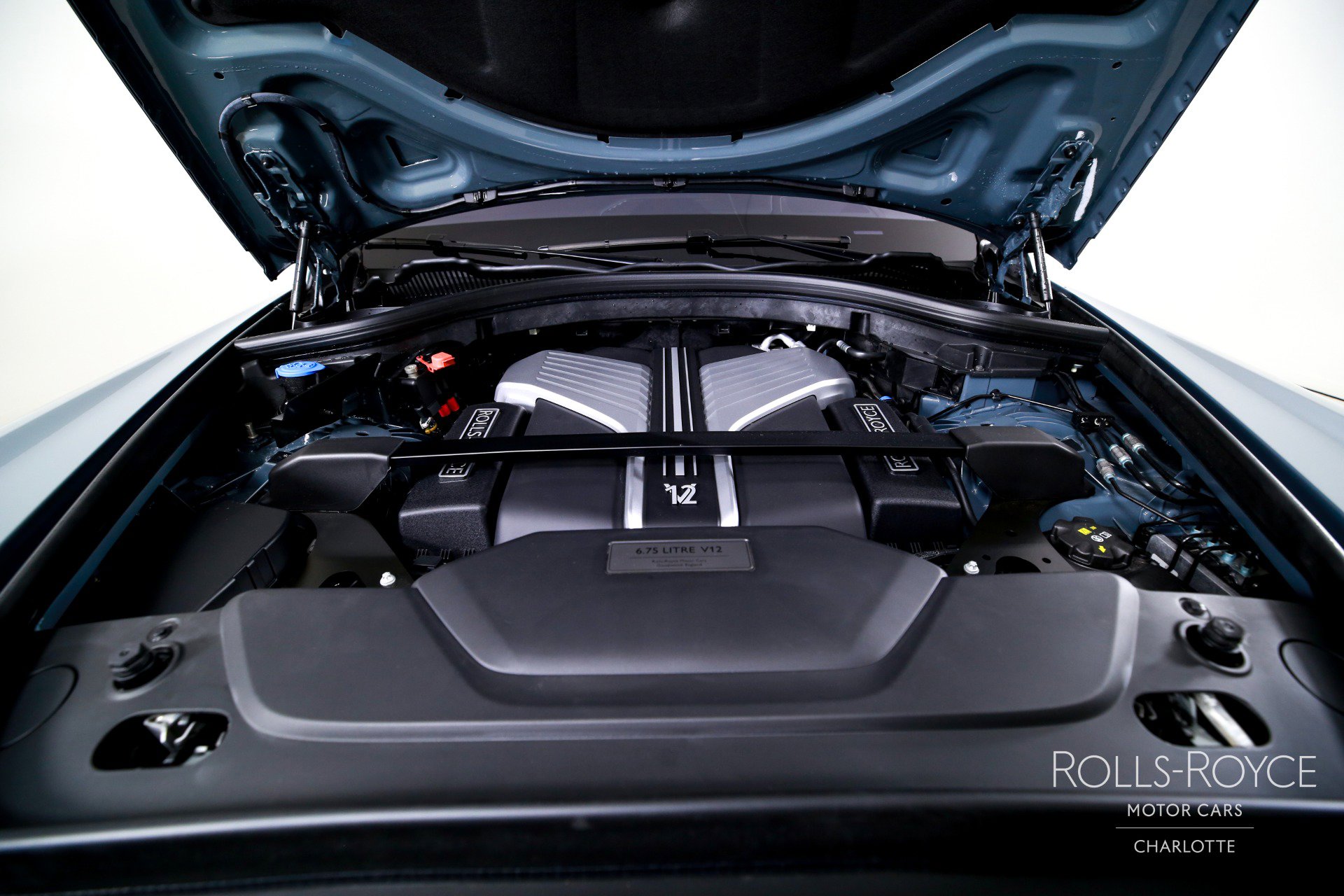 Used 2025 Rolls-Royce Cullinan image 39