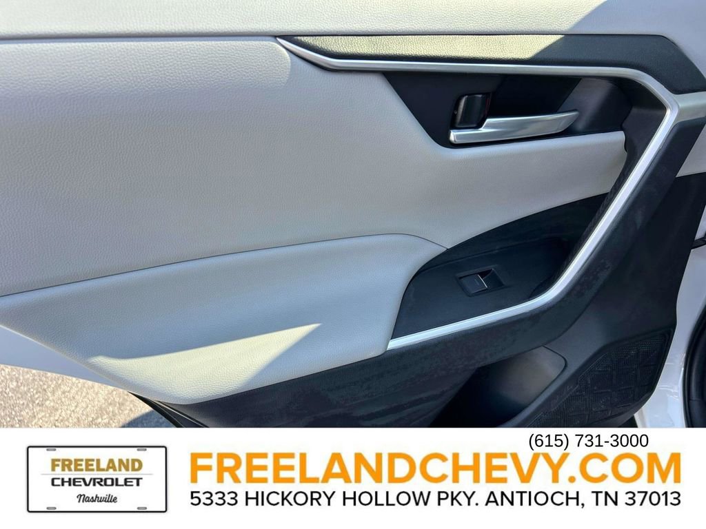 Used 2023 Toyota RAV4 XLE Premium image 21