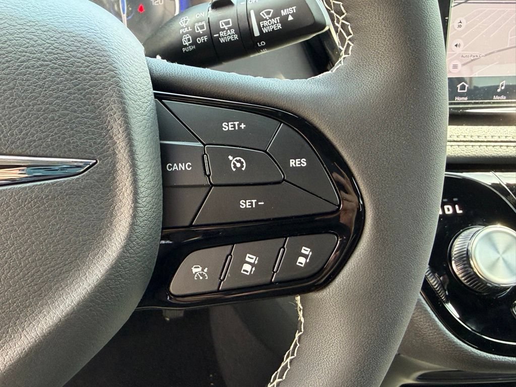 New 2026 Chrysler Pacifica Select FWD image 17