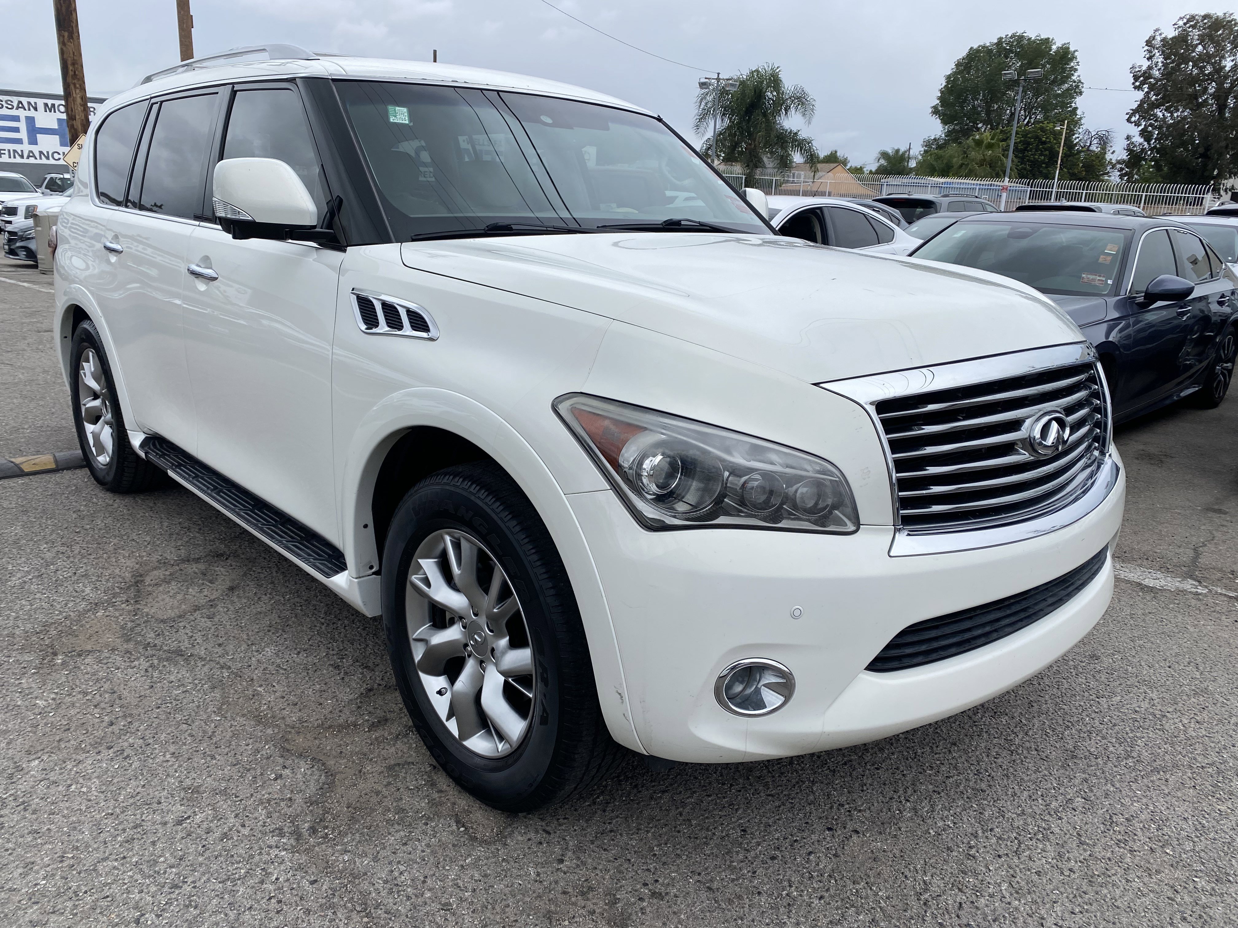 Used 2011 INFINITI QX56 2WD w/ Theater Pkg image 6