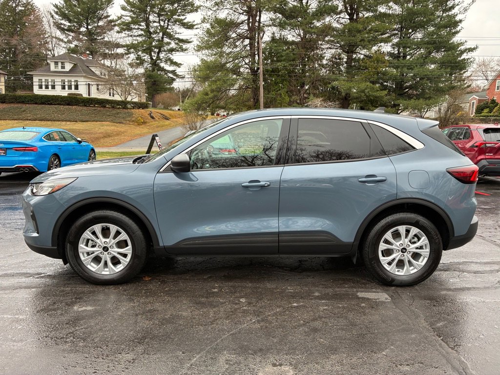 Used 2023 Ford Escape Active w/ Tech Pack #1 AWD/4WD image 10