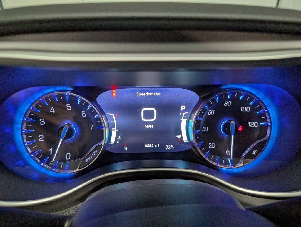 Used 2027 Chrysler Pacifica Select FWD image 16