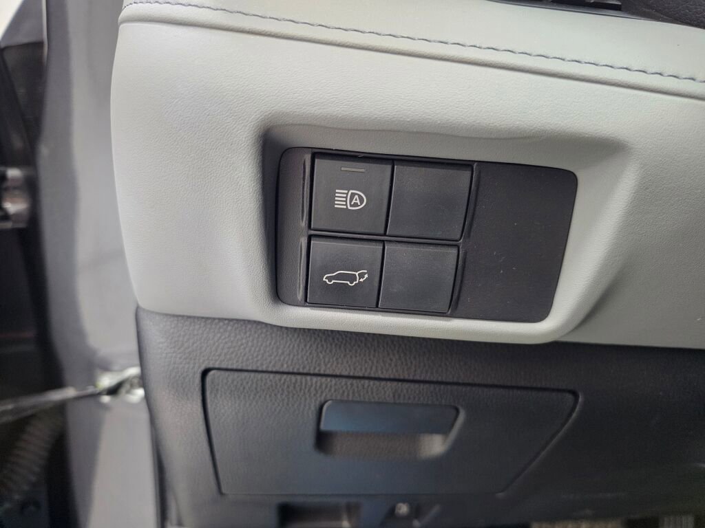 Used 2022 Toyota Highlander XLE image 34