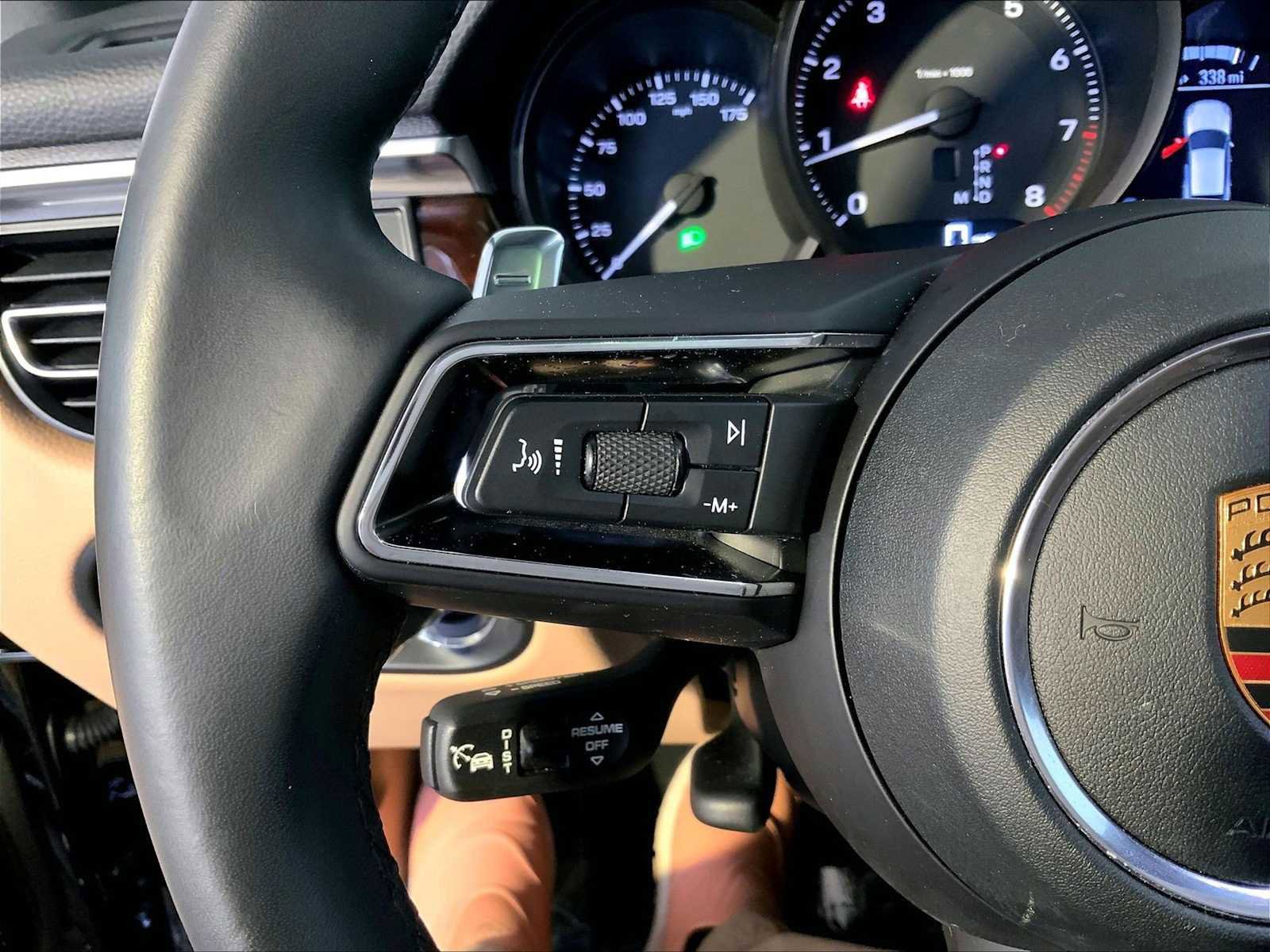 Certified 2023 Porsche Macan image 27