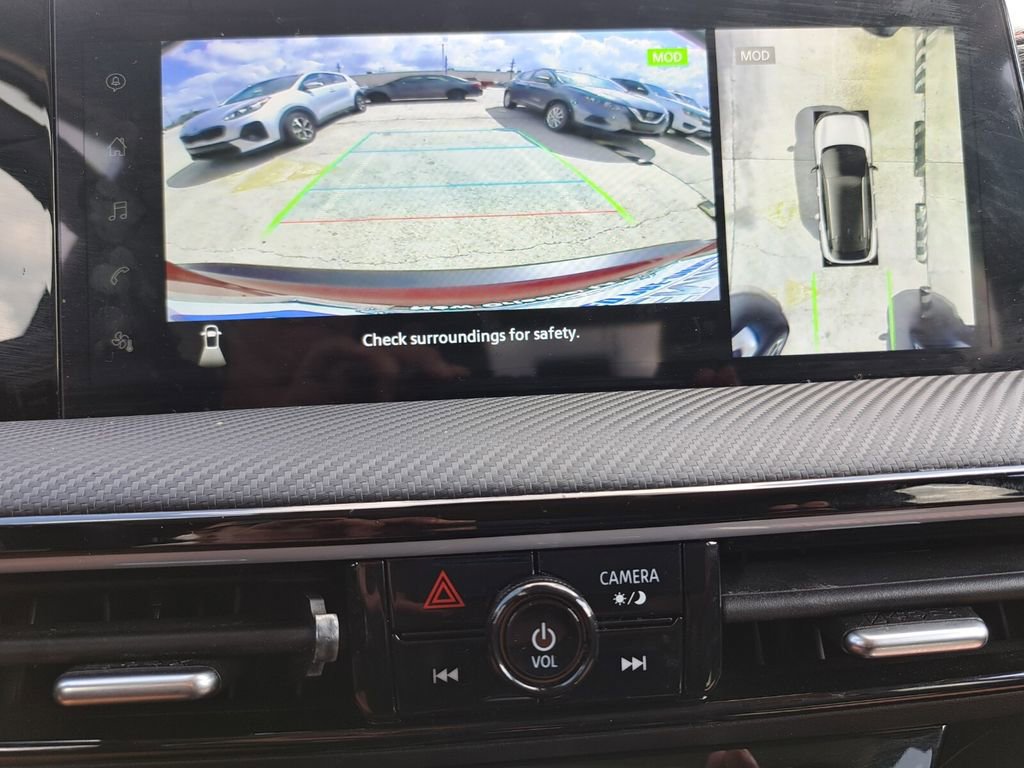 Used 2025 Nissan Kicks SR image 8