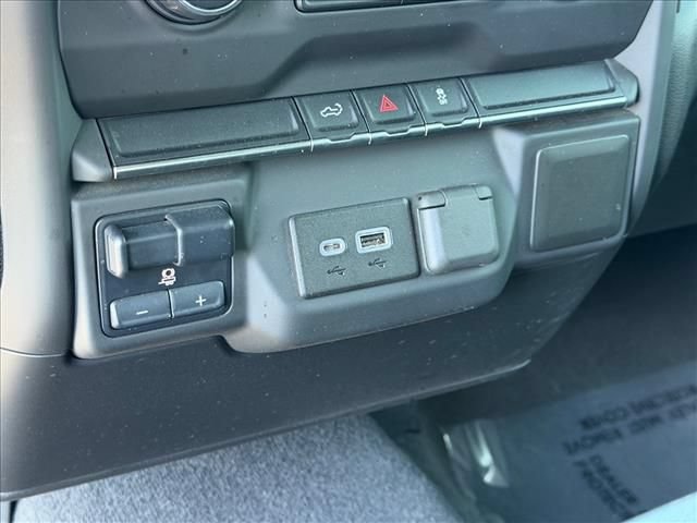 Certified 2021 Chevrolet Silverado 2500 Custom w/ Custom Value Package AWD/4WD image 22