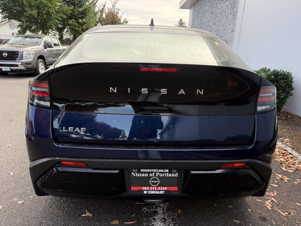 New 2026 Nissan Leaf FWD image 6