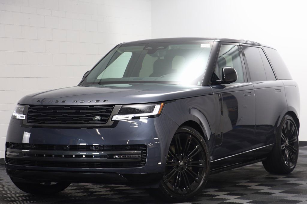 New 2025 Land Rover Range Rover SE