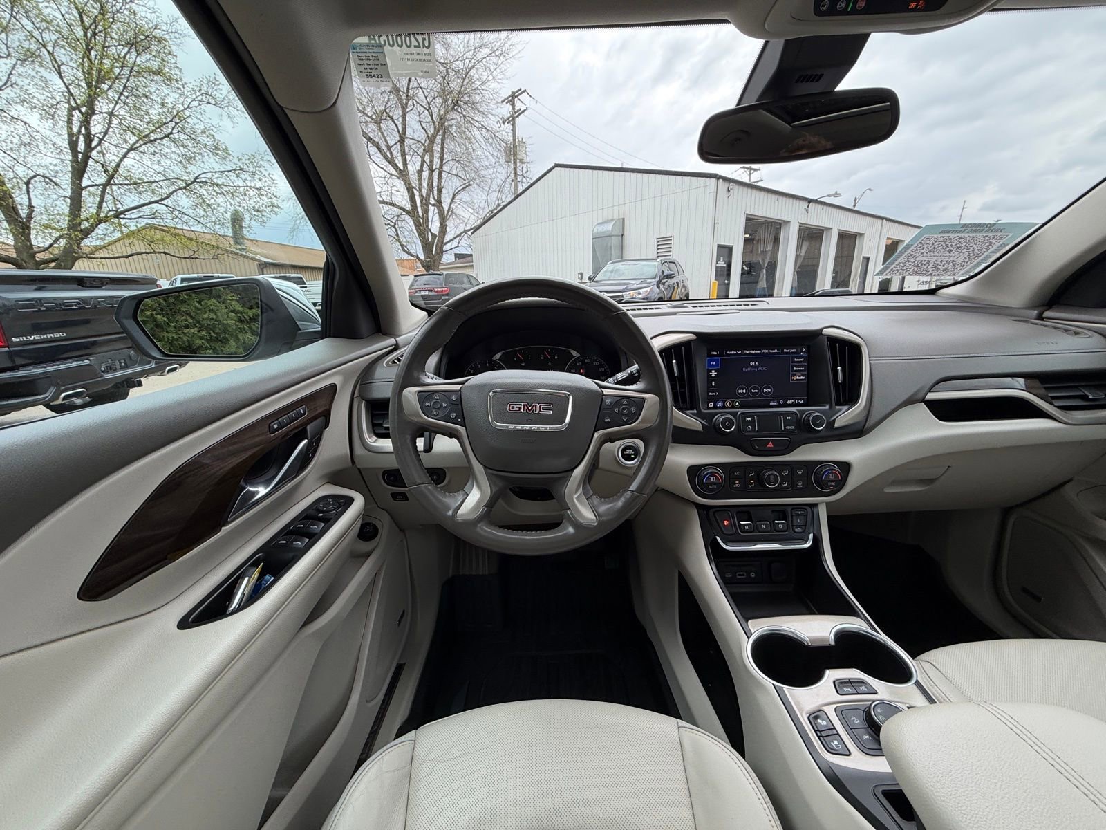Used 2020 GMC Terrain Denali w/ Denali Premium Package image 2