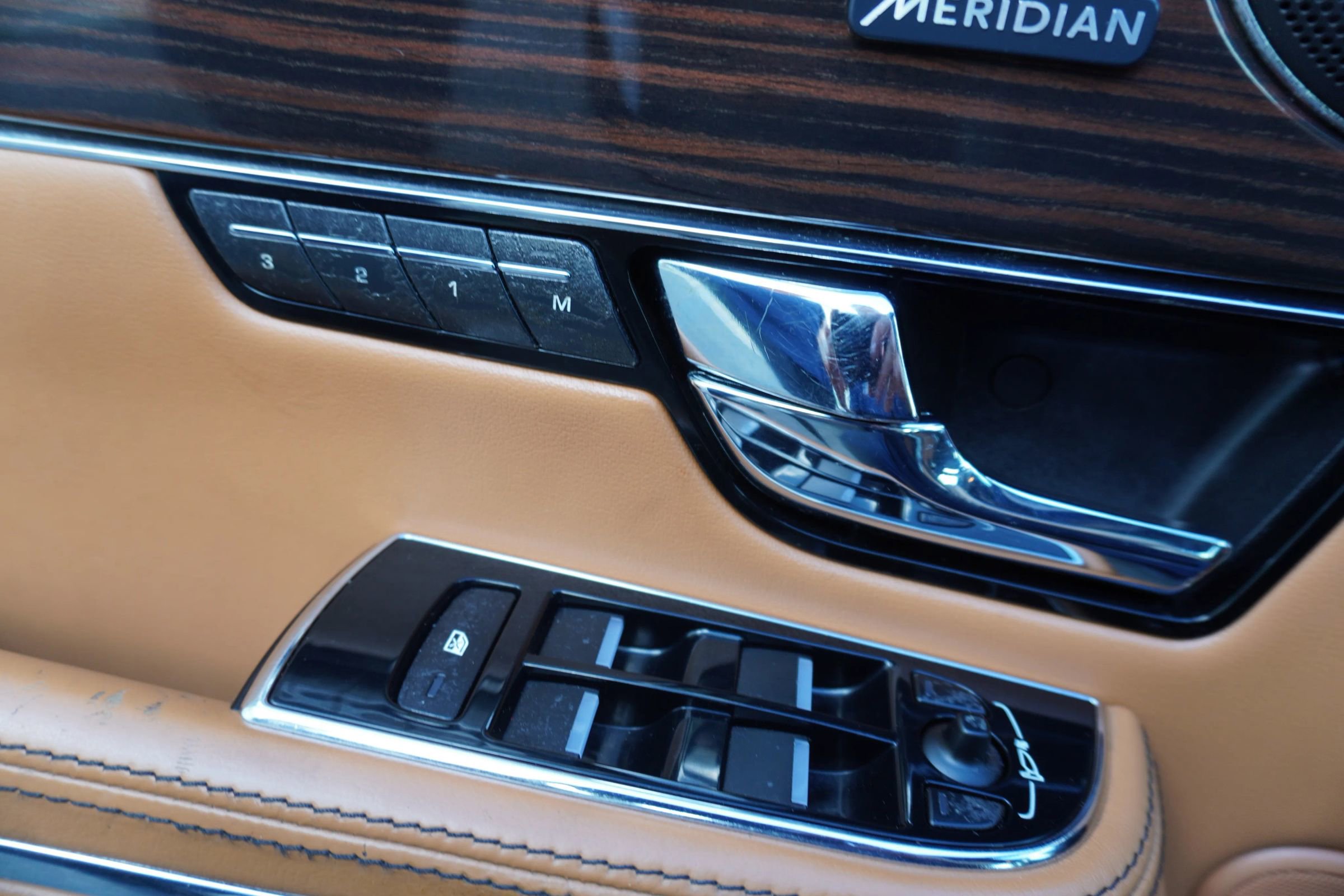 Used 2013 Jaguar XJ L Portfolio AWD/4WD image 26