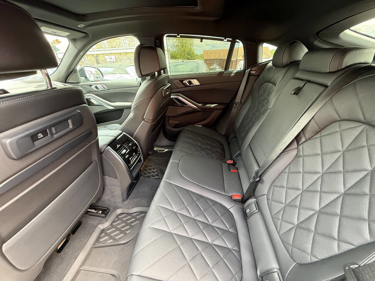 Used 2023 BMW X6 M50i w/ Executive Package AWD/4WD image 13