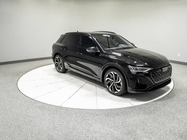 Used 2024 Audi Q8 e-tron Premium Plus w/ Premium Plus Package AWD/4WD image 28