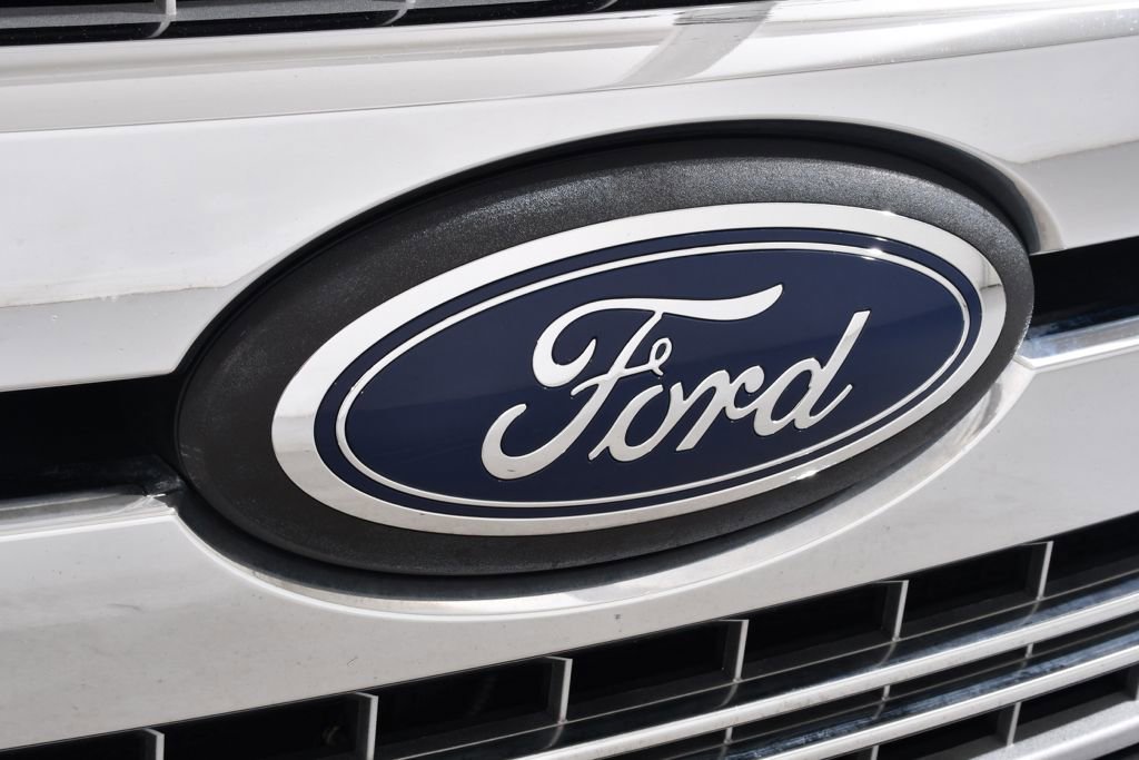 Used 2018 Ford F150 Lariat w/ Equipment Group 502A Luxury AWD/4WD image 20
