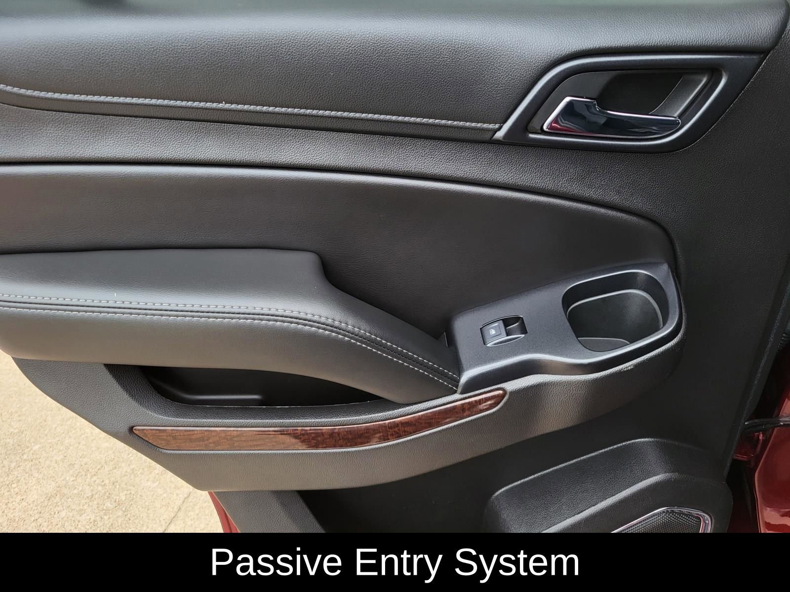 Used 2018 GMC Yukon SLT AWD/4WD image 15