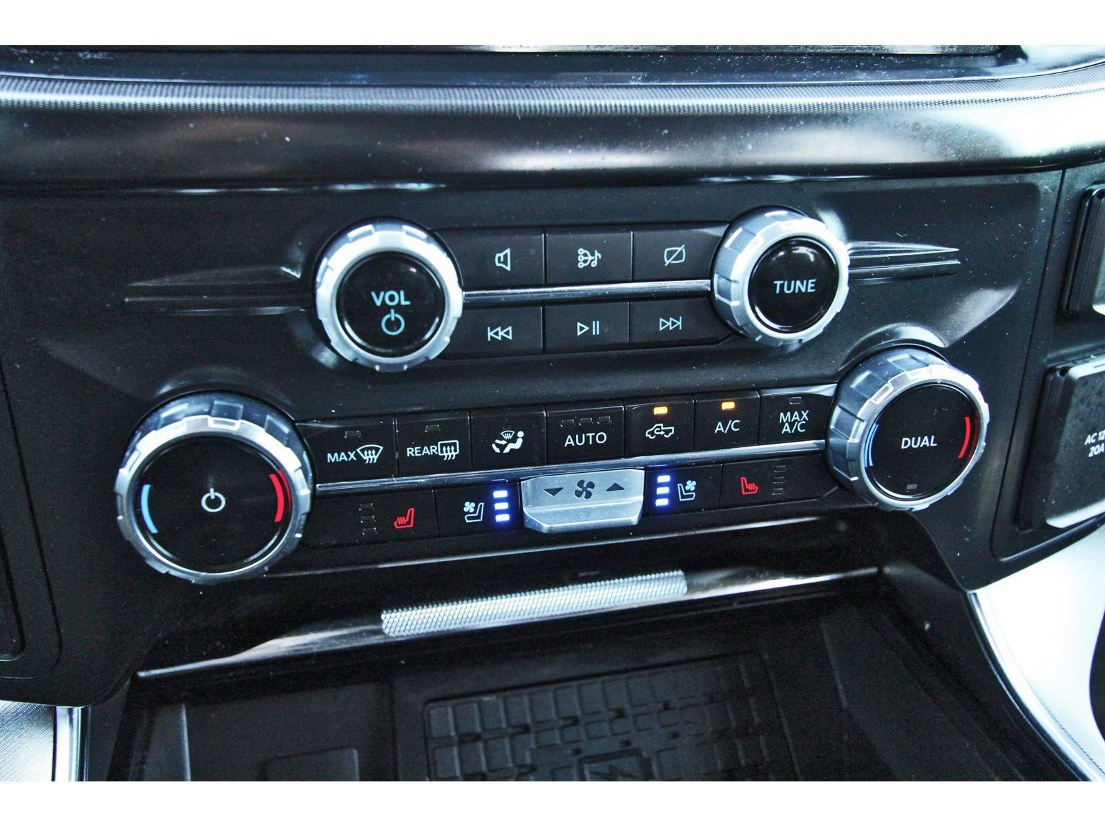 Used 2023 Ford F150 Platinum w/ Equipment Group 701A High image 28