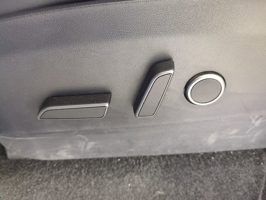 Used 2021 Tesla Model Y Long Range image 21