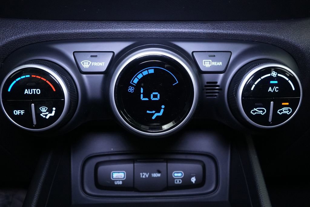 New 2026 Hyundai Venue SEL FWD image 32