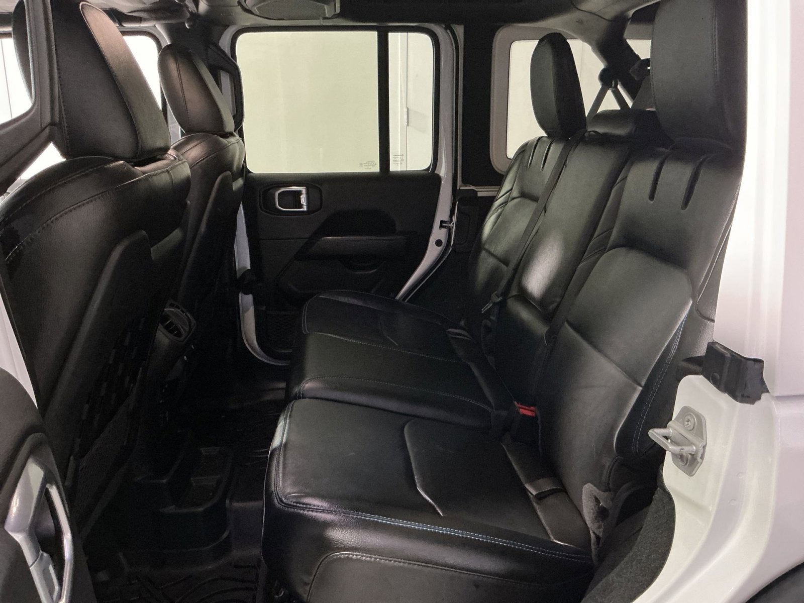 Used 2021 Jeep Wrangler Unlimited Rubicon 4xe w/ Steel Bumper Group image 31