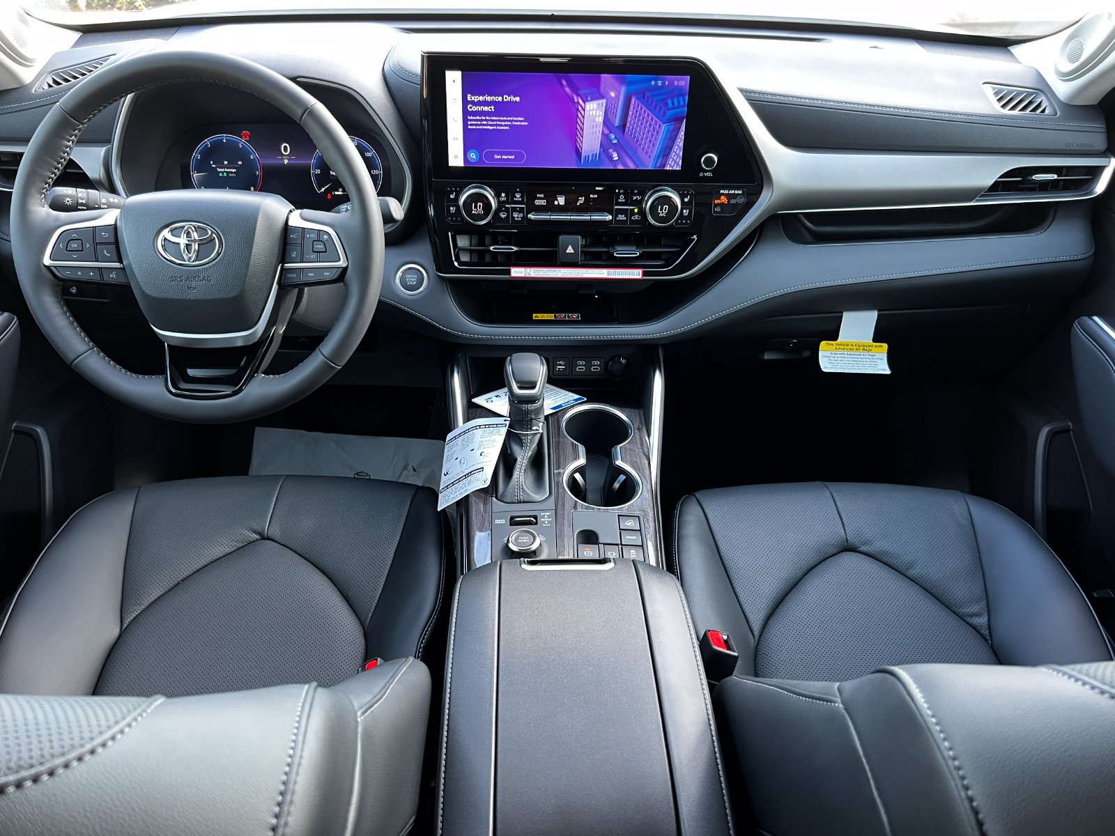 New 2026 Toyota Highlander Limited AWD/4WD image 2