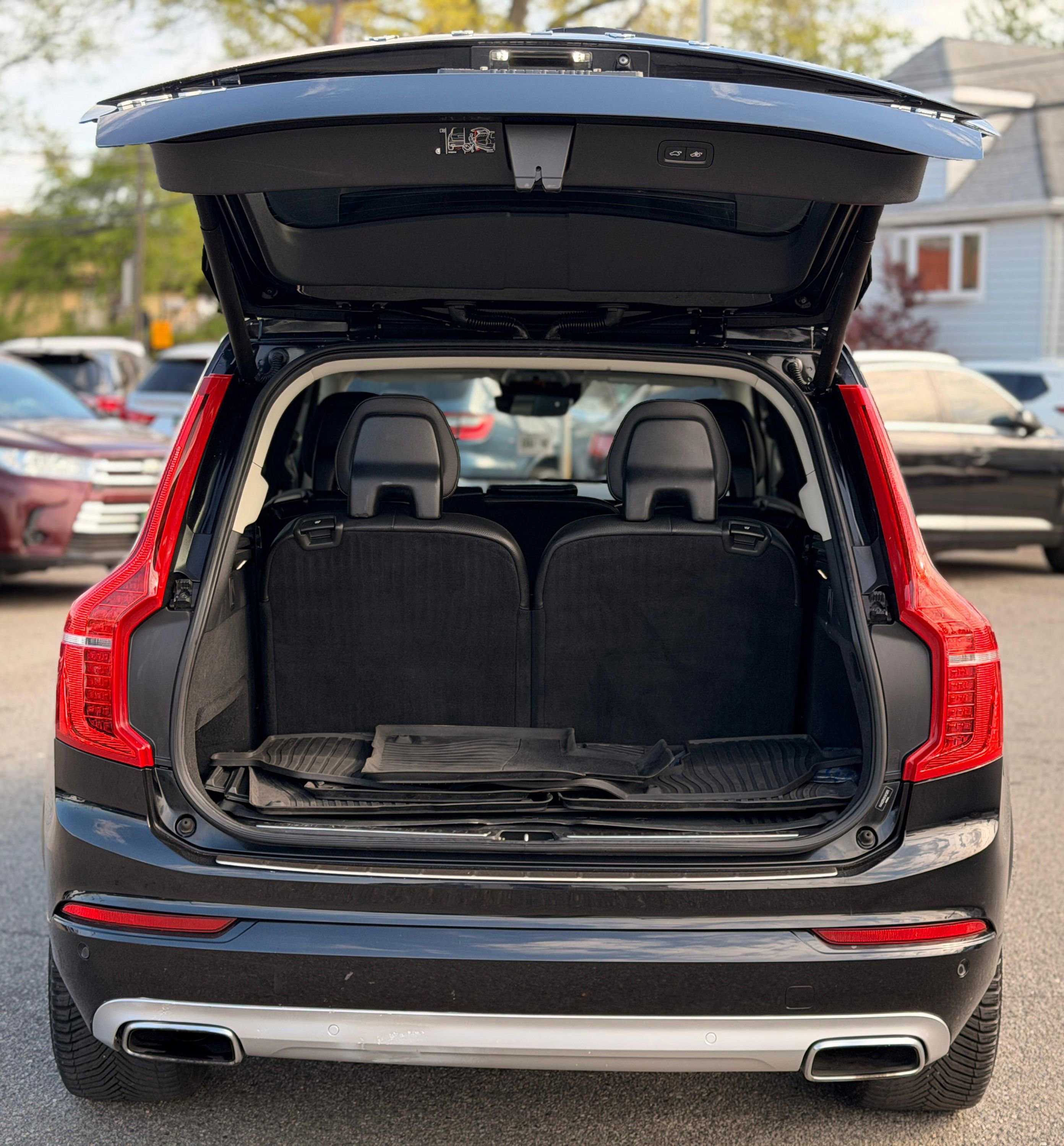Used 2019 Volvo XC90 T6 Momentum w/ Advanced Package AWD/4WD image 12