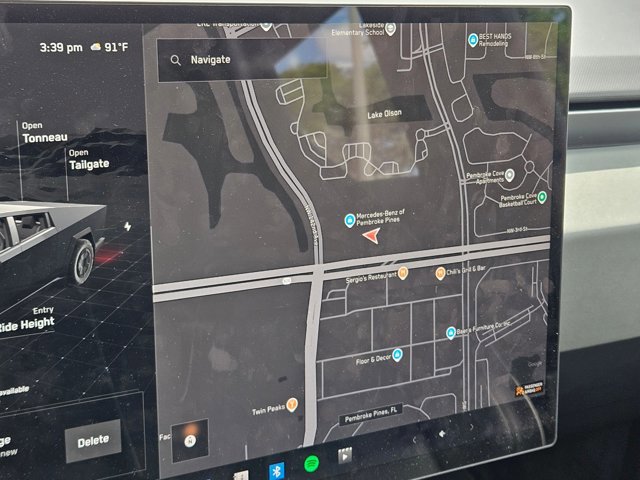 Used 2024 Tesla Cybertruck AWD Crew Cab image 13
