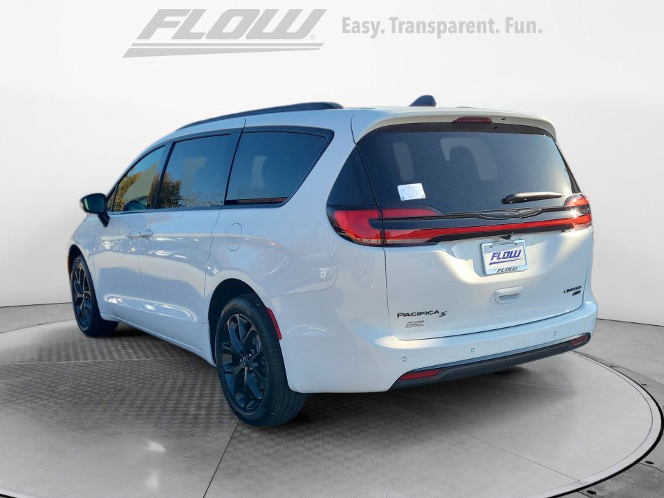 New 2026 Chrysler Pacifica Limited w/ S Appearance Package image 5