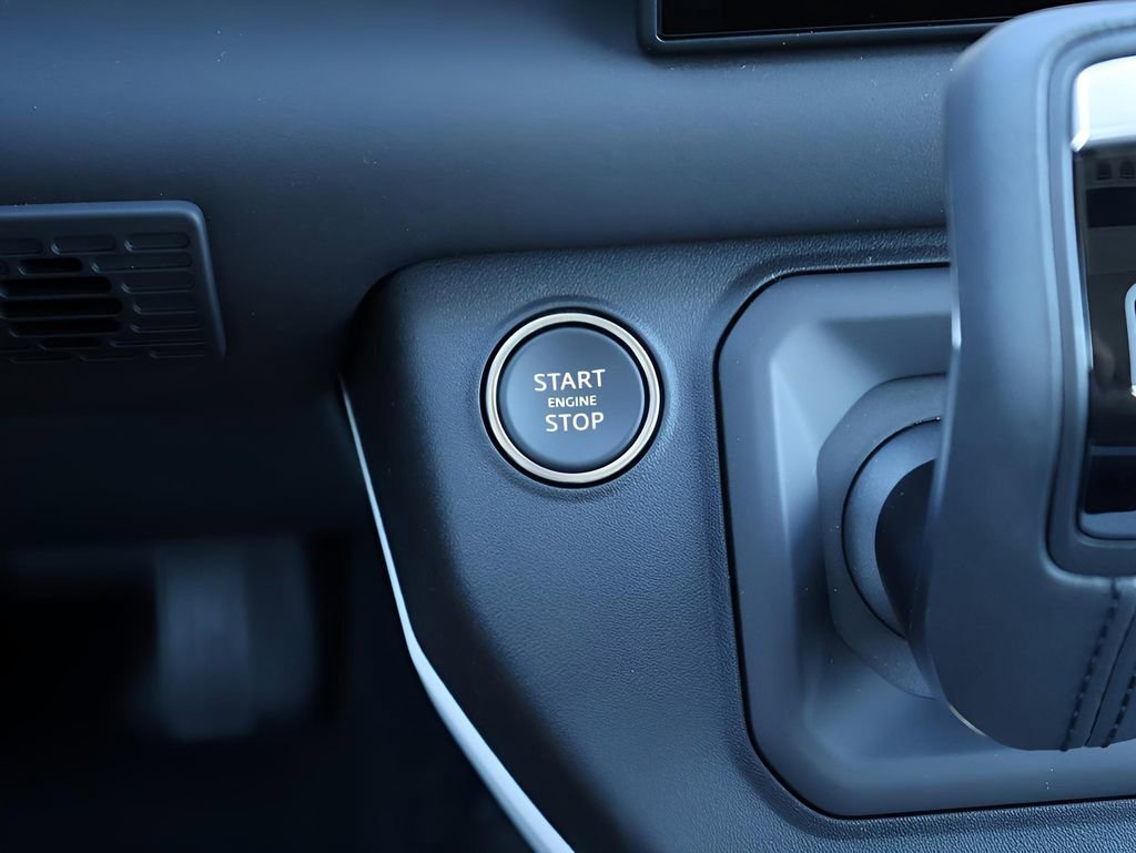 New 2025 Land Rover Defender 110 S image 27